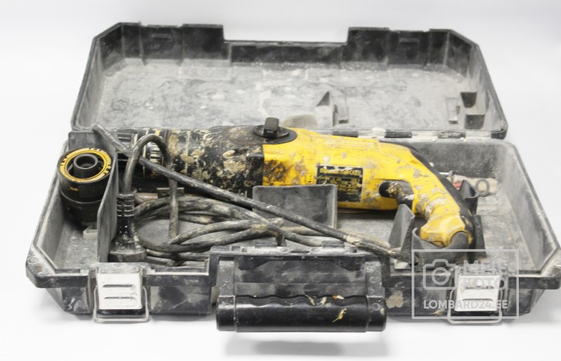 DeWalt D25104K