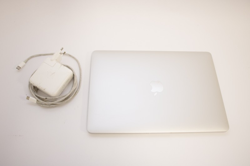 MacBook Pro 13-inch 2017 Four Thunderbolt 3 ports