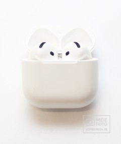 Apple AirPods 4