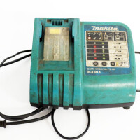 Makita DC18RA S/N: puudub