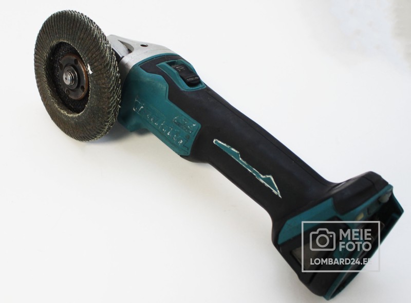 Makita DGA504