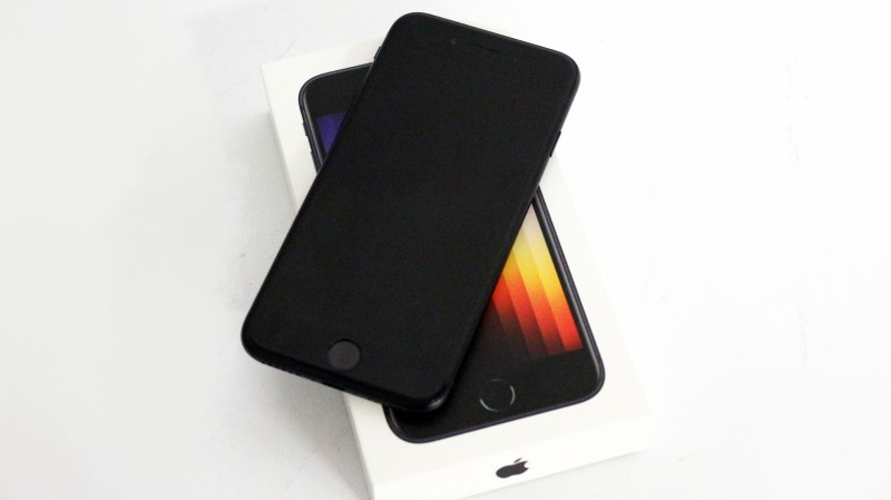 Mobiiltelefon iPhone SE 3 64GB