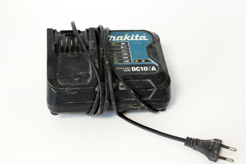 Akulaadija Makita DC10SA 10.8-12V