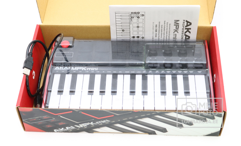 MIDI keyboard AKAI MPK Mini MK3 25 keys, 8 pads, OLED