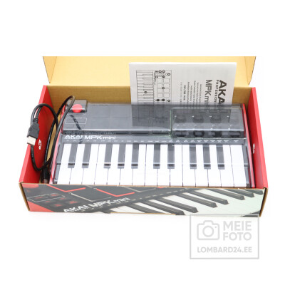 MIDI keyboard AKAI MPK Mini MK3 25 keys, 8 pads, OLED