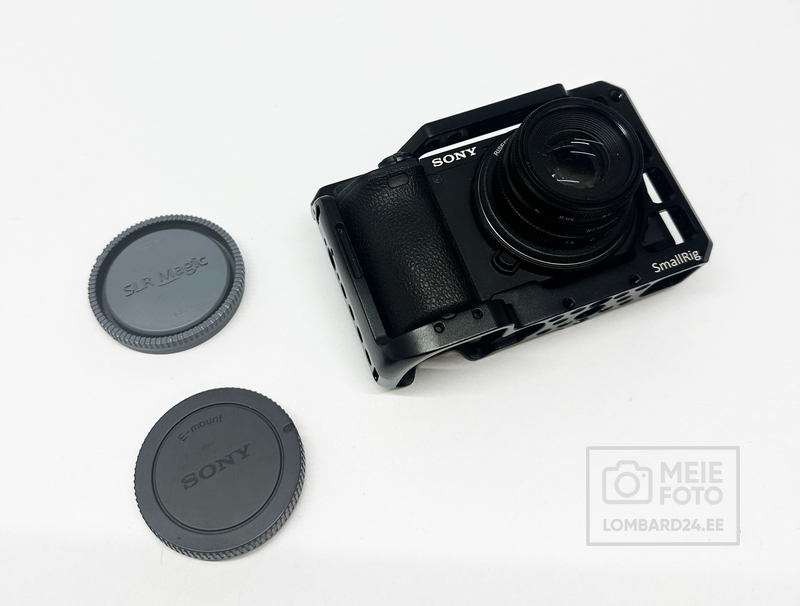 Sony a6500 + Risespray C-NEX 35mm f/1.6  Shutter Count: 5043